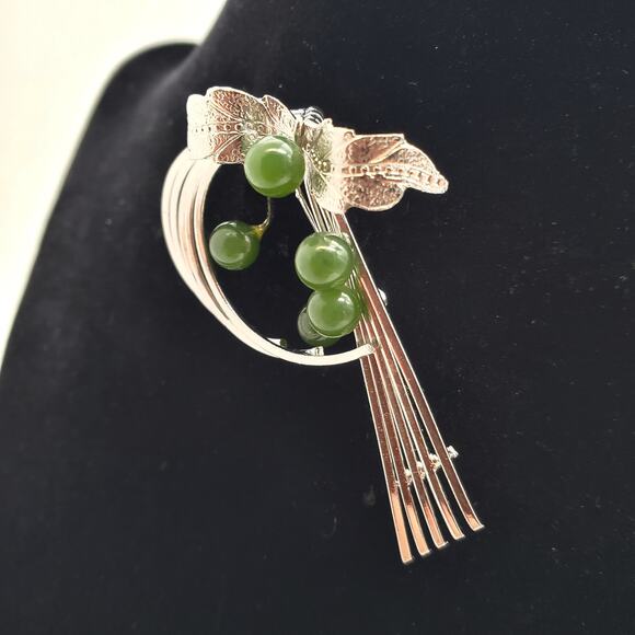 Jade Abstract Brooch Silver Tone Leaf Pin Green Stone Vintage 1960s Modernist - Picture 4 of 9